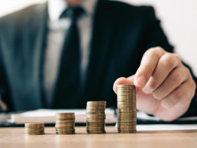 為什麼交易越多賺越少？6萬人實證看懂巴菲特「致富鐵律」：有錢人不會賣掉會生蛋的母雞